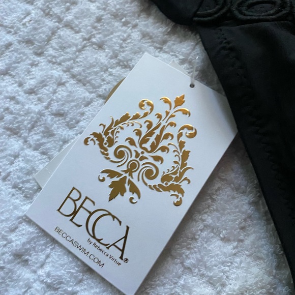 Becca Women’s Bikini top Color-Black. Size-D bra - Picture 4 of 4